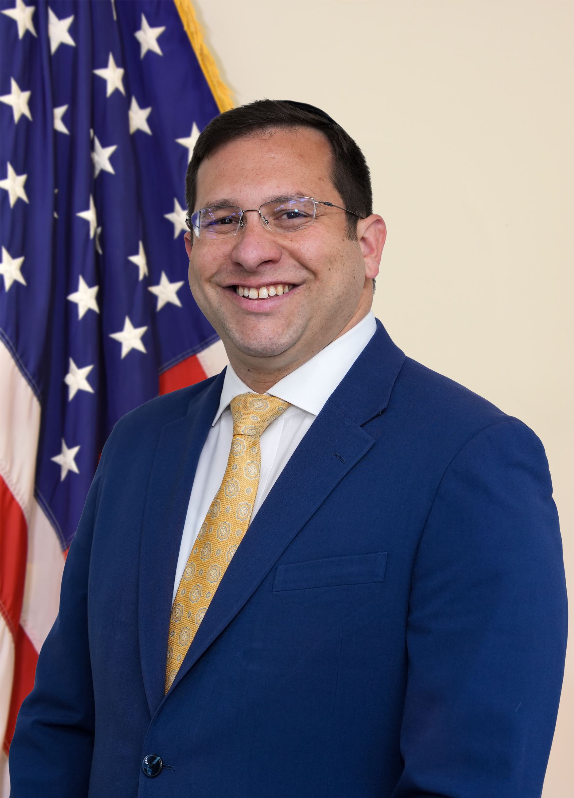 Official Headshot - Daniel Mayer